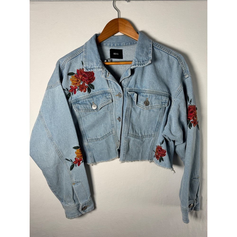 Embroidered BDG Denim Jacket Women Medium Light Wash Excellent